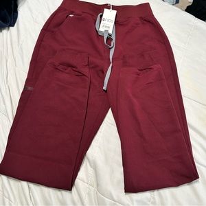 NWT FIGS women’s Burgundy high waisted Zamora joggers Small-Tall